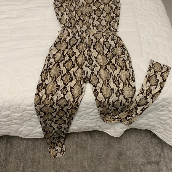 Jumpsuit - Picture 6 of 7